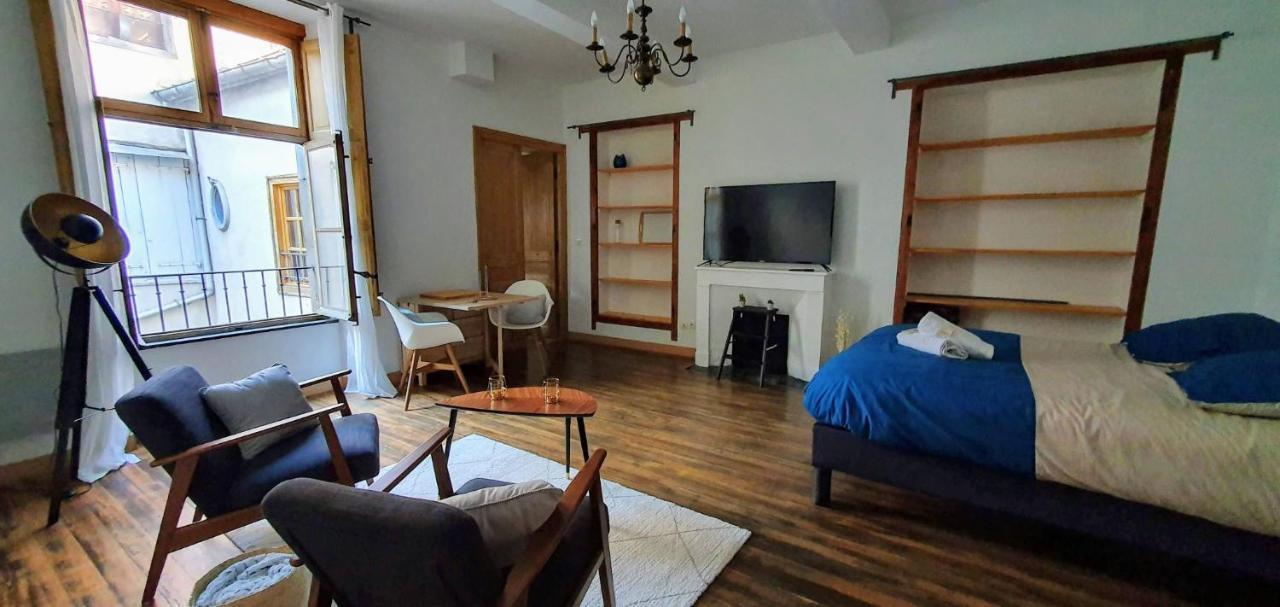 Studio Tres Spacieux Avec Cour, En Plein Coeur De Ville ! Каркасон Екстериор снимка