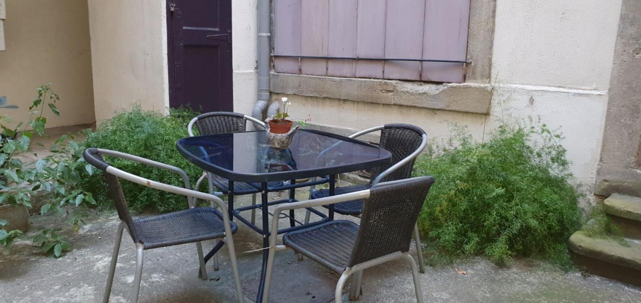 Studio Tres Spacieux Avec Cour, En Plein Coeur De Ville ! Каркасон Екстериор снимка
